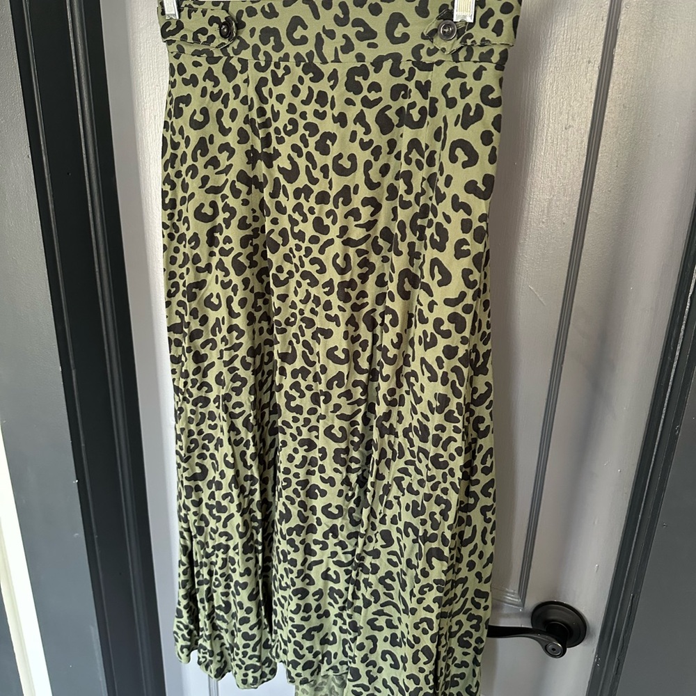 ASOS Floaty Midi Skirt with Button Waist Detail in Leopard Print - Size 8 - Picture 6 of 10